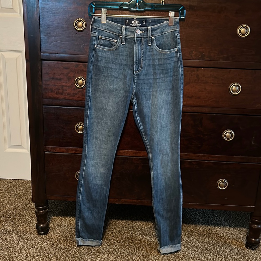 HOLLISTER Curvy High-Rise Super Skinny Jeans Size 1
